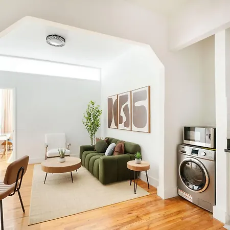 444-1A Beautiful 1Br Midtown West Apartment